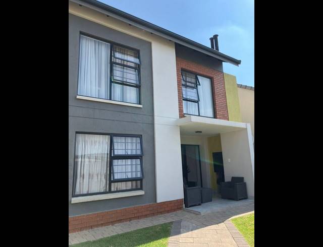 3 BEDROOM TOWNHOUSE FOR SALE IN AMBERFIELD
